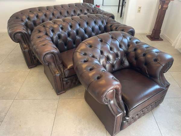 Chesterfield Sitzgruppe Ensemble 3 Teile Sofas Clubfauteuil A4971