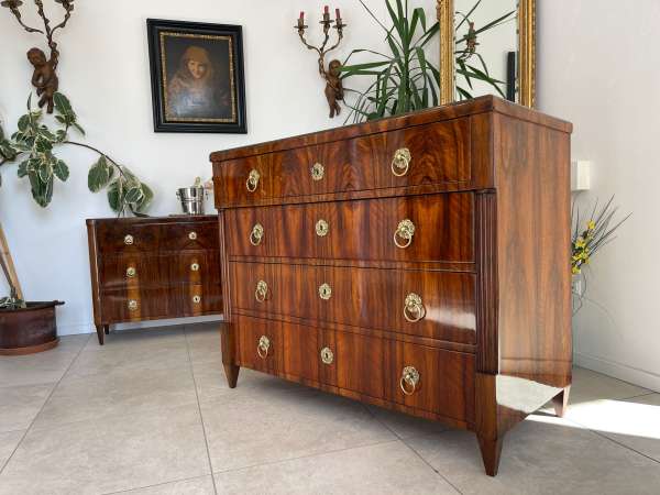 Sale Restaurierte Biedermeier Kommode Nussholz A4613